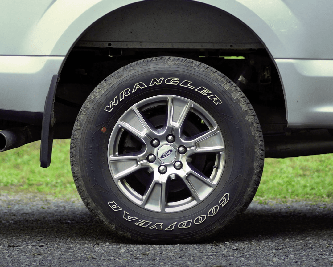 level truck tire and wheel well